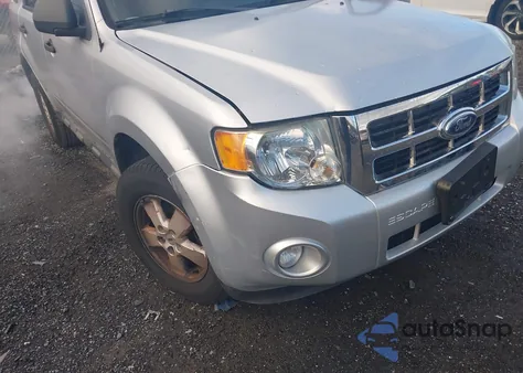 2010 Ford Escape Xlt z USA, uszkodzony, nr VIN 1FMCU0D79AKA78657